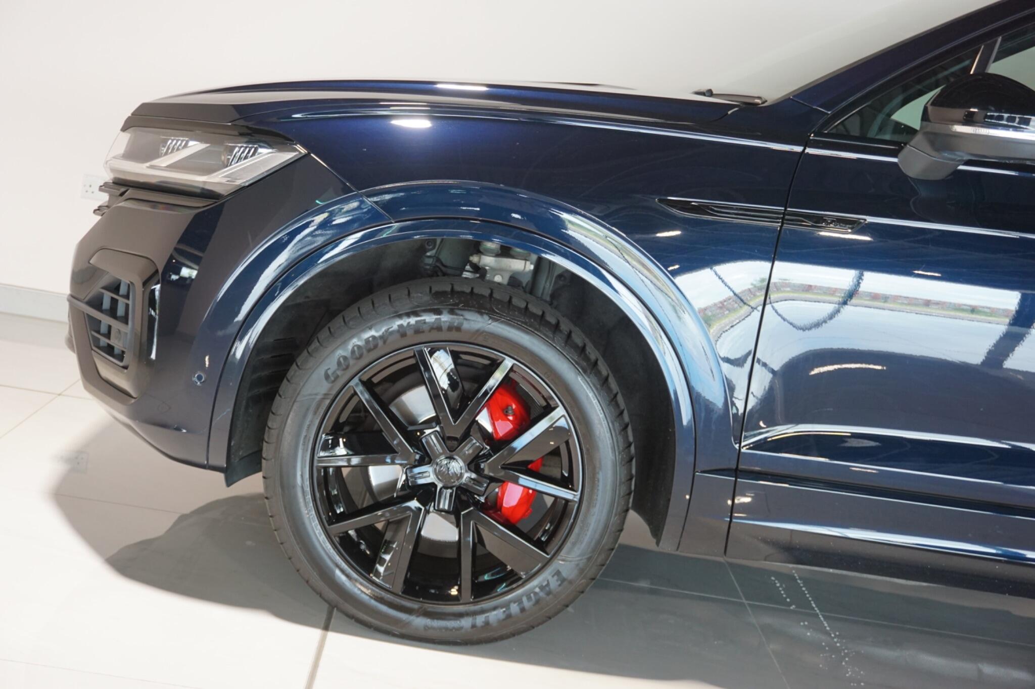 Volkswagen Touareg 3.0 TDI V6 R-Line SUV 5dr Diesel Tiptronic 4Motion Euro 6 (s/s) (286 ps)
